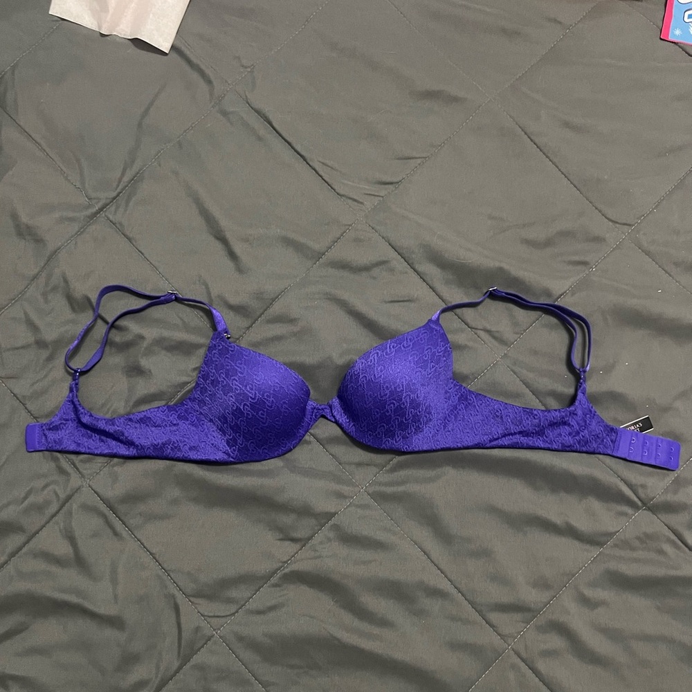 VICTORIA’S SECRET demi push-up bra